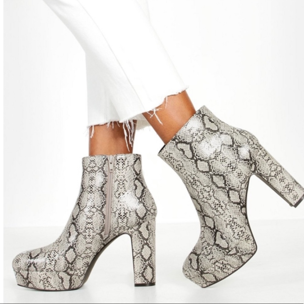 Boohoo Snake print Platform Boots